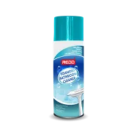 Пенящаяся в ванной комнате